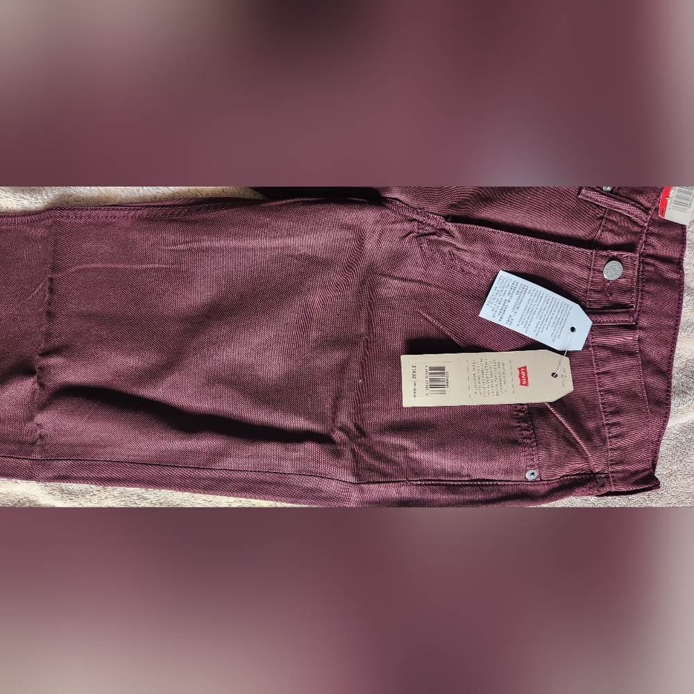 Levi's Men's Deep Burgundy Straight Fit Denim Jeans